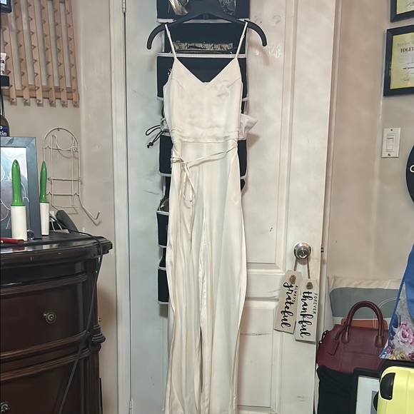 Elegant White Spaghetti Strap Dress - Picture 2 of 2